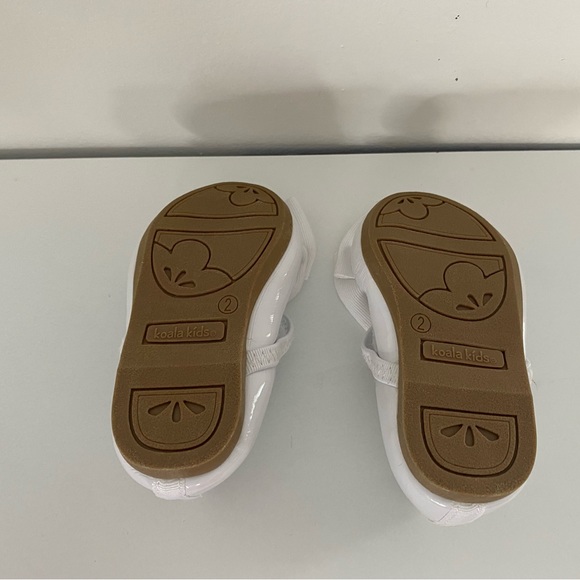 Koala Kids White Patten Leather Bow Dress Shoes - Picture 5 of 7